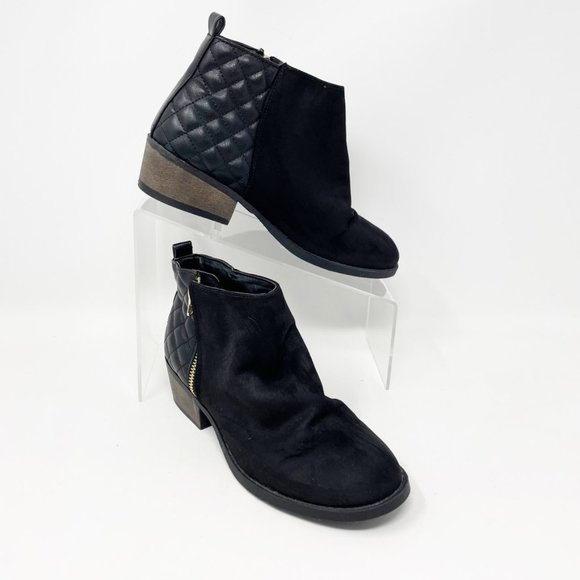 Steve Madden Womens Black Faux Suede Quilted Side Zip Bootie Size 7 - Picture 2 of 11